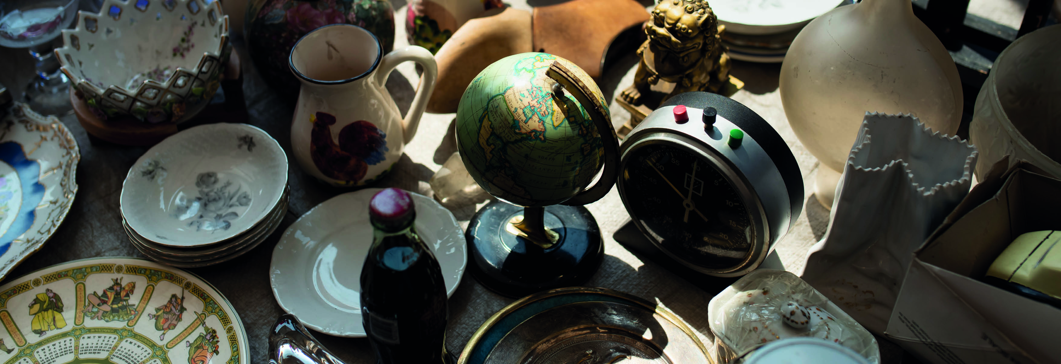 Photo d'un stand d'une brocante