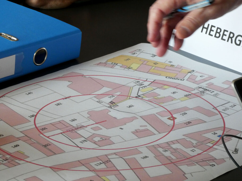 Plan cadastral avec zone entourée en rouge