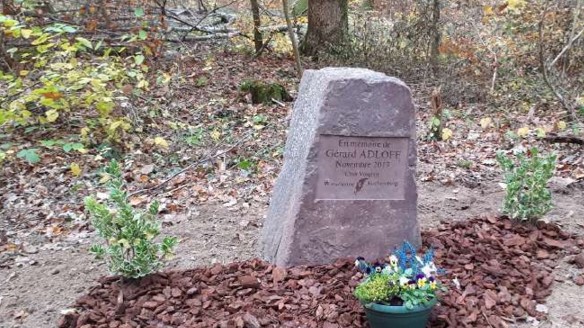 Stèle en pierre de Gérard ADOLFF